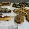 photo c’est avec ces trois sandwiches que guillaume gaugain a raflé la deuxième place du concours du meilleur sandwich lors du concours régional organisé par la fédération de la boulangerie-pâtisserie.