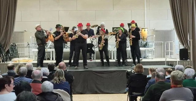 photo  la fanfare phoxasouffle a assuré la deuxième partie du concert.  &copy;  ouest-france 