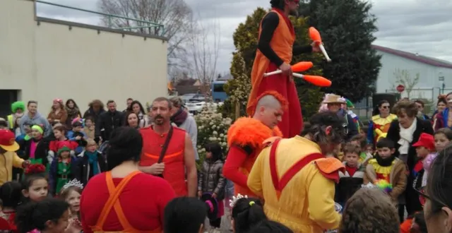 photo  la troupe karnavage a animé le carnaval.  &copy;  le maine libre 