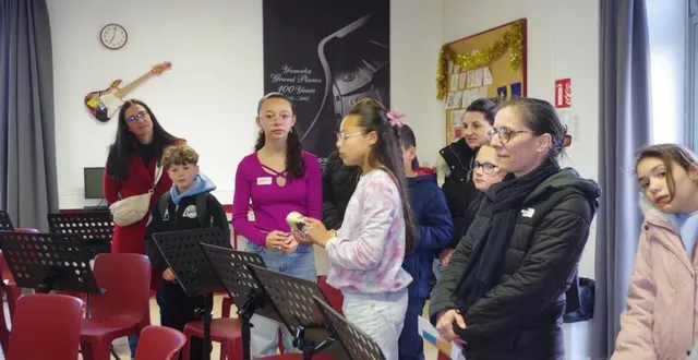 photo  toutes les salles étaient ouvertes au public : ici la classe de musique.  &copy;  le maine libre 