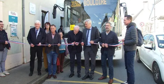photo  c’est de la commune de soulitré qu’a été inaugurée cette nouvelle ligne de transport collectif express 215 go.  &copy;  ouest-france 