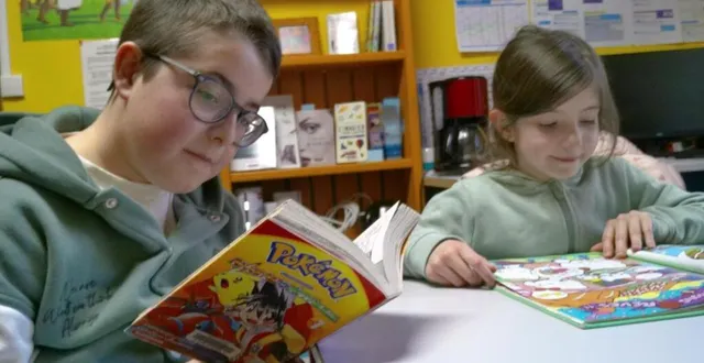 photo  grâce à la bibliothèque de saint-georges-le-gaultier, mathis, 9 ans, et zoë, 7 ans, sont devenus des passionnés de lecture.  &copy;  ouest-france 