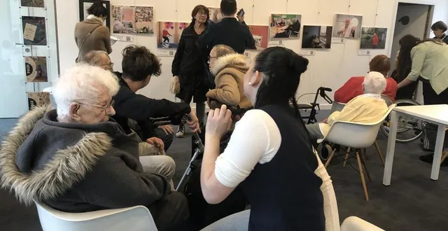 photo  mazé-milon, le 25 mars 2025. le vernissage de l’exposition « bienvenue chez moi », réalisée par des résidents de l’ehpad jeanne-delanoue et installée à la bulle.  &copy;  co – christophe ricci 