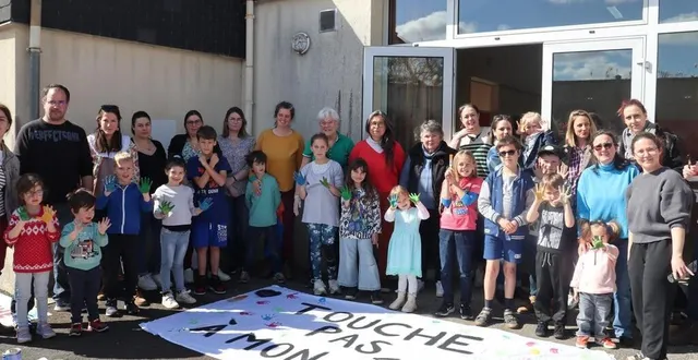 photo  les parents d’élèves se mobilisent contre la fermeture d’une classe dans le rpi la carneille-landigou-ronfeugerai.  &copy;  ouest-france 