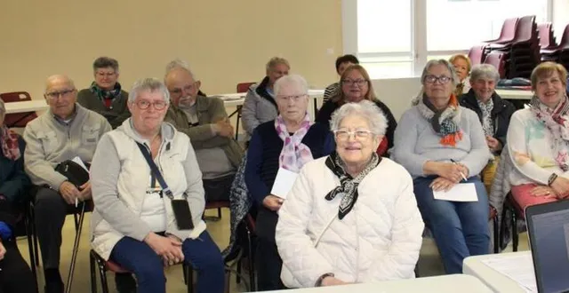 photo  la présidente, chantal fontaine, au centre et une vingtaine d’adhérents ont pris part à l’assemblée générale, vendredi.  &copy;  ouest-france 