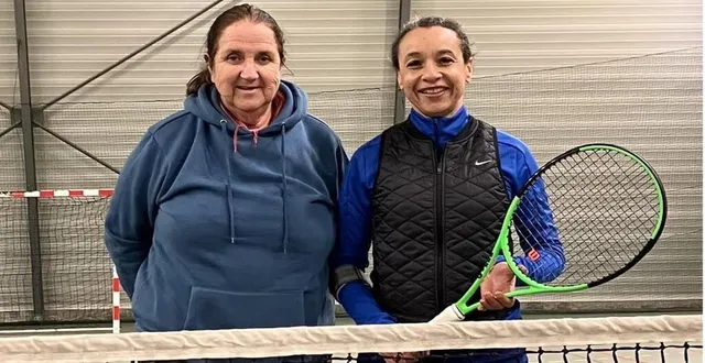 photo  les cours sont dispensés dans la salle anjou 2000 et sur le terrain extérieur.  &copy;  co 