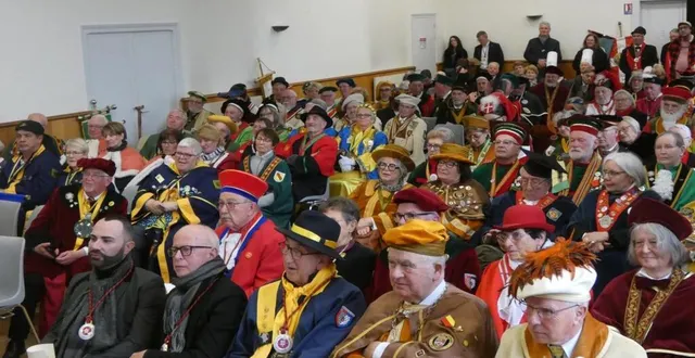 photo  les confréries dans la salle des fêtes pour les intronisations  &copy;  ouest-france 