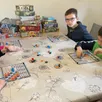 photo  la famille cauderlier à la flèche est une habituée de la ludothèque meeples en folie à bazouges-cré-sur-loir, depuis trois ans en 2025. 
