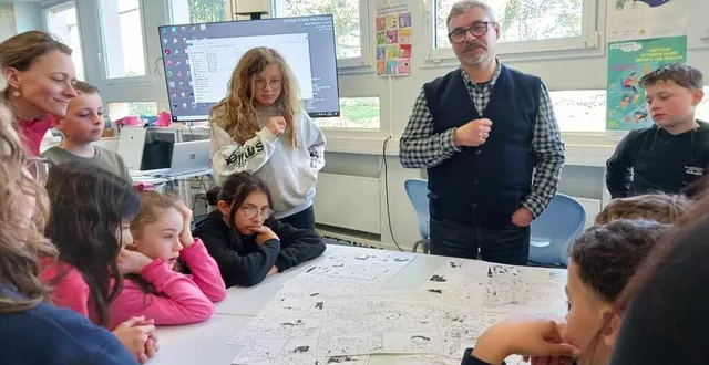 photo  le dessinateur michaël minerbe est intervenu auprès des élèves des classes de 6e, lundi.  &copy;  ouest-france 