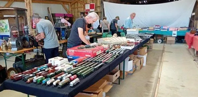 photo  samedi et dimanche, l’association des amis du petit-anjou accueillera dans les ateliers de la gare de la roche les passionnés de tout ce qui touche à l’épopée du chemin de fer.  &copy;  deuxième bourse ferroviaire et co 