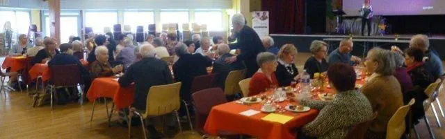 photo  l'assemblée générale avait lieu au foyer loisirs.  &copy;  familles de la sarthe 