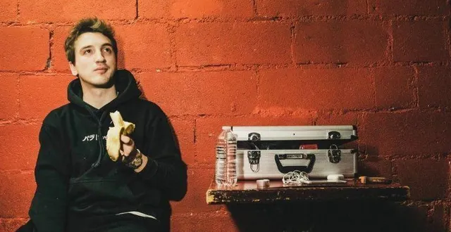 photo  henry fexa a spécialement concocté quelques blagues pour le public du mans.  &copy;  benjamin boccas 