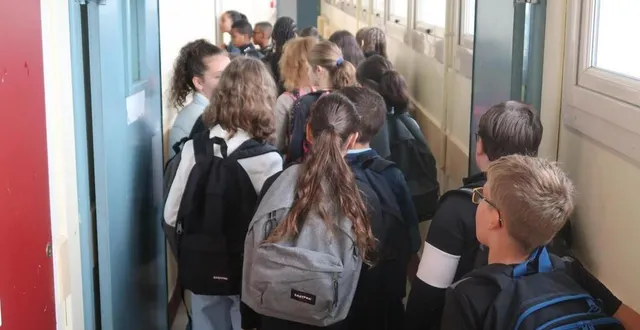 photo  la situation du collège yolande d’anjou, maintenu hors carte scolaire, a été discutée.  &copy;  archive co - yvan georget 