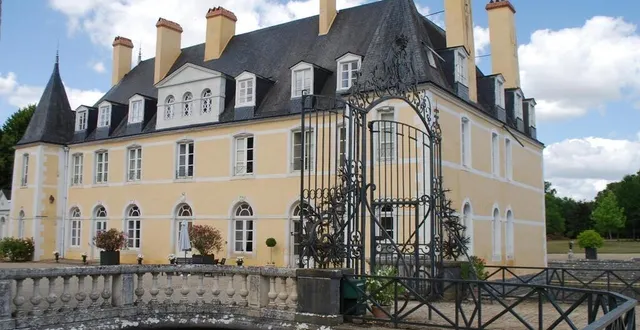 photo  la saison commence le dimanche 6 avril au château de dobert.  &copy;  château de dobert 