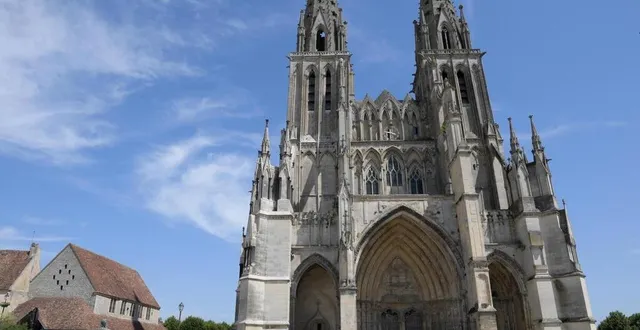 photo  la cathédrale notre-dame de sées.  &copy;  archives david ademas / ouest-france 