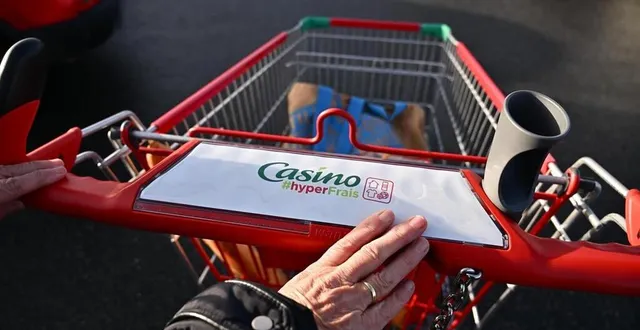 photo  un chariot devant le supermarché casino de saint-nazaire (loire-atlantique), en décembre 2023.  &copy;  franck dubray / ouest france 