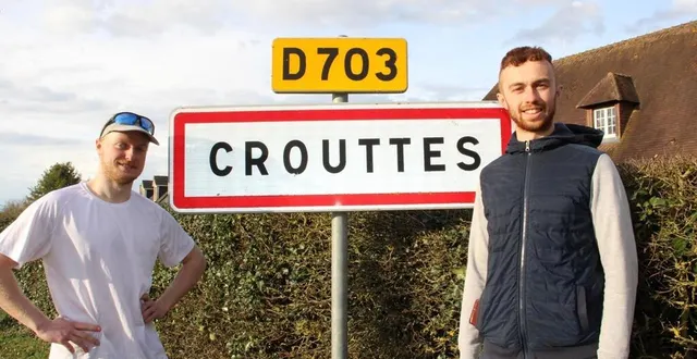 photo  valentin duval et valentin chéruel sont à la manœuvre avec le concours de l’amicale des gars de crouttes.  &copy;  ouest-france 