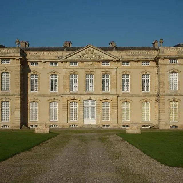 photo le château du bourg-saint-léonard, érigé par cromot.  ©  archives ouest-france