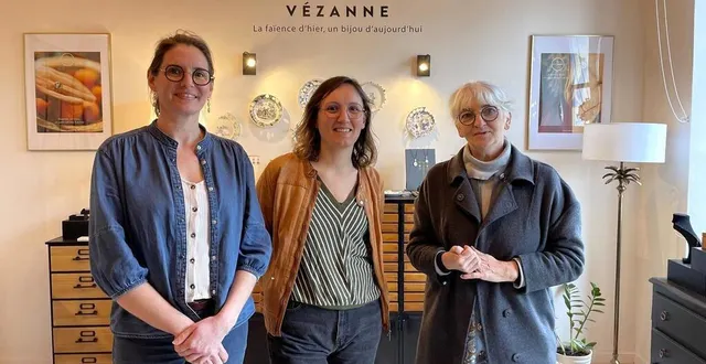 photo  clélia chotard, créatrice de l’atelier vézanne, audrey buton, médiatrice pour le musée de la faïence, et florence poussin, coordinatrice de l’association des artisans d’art et artistes de malicorne-sur-sarthe, sont prêtes pour l’édition 2025 des jema dans le village.  &copy;  ouest-france 