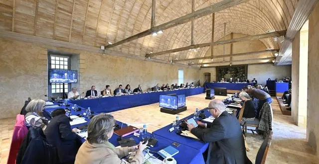 photo  les élus du conseil départemental de la sarthe se réunissent ce vendredi 4 avril à l’abbaye de l’épau pour une deuxième journée consacrée à l’examen du budget 2025.  &copy;  conseil départemental de la sarthe 