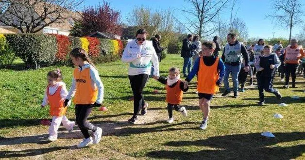 photo  l’équipe pédagogique (enseignants, atsem et accompagnants) a mobilisé beaucoup d’énergie aux côtés des parents bénévoles pour que cette course soit réussie.  &copy;  ouest-france 