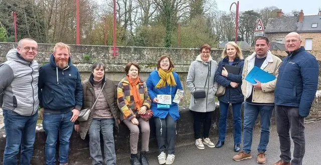 photo  johann piton, conseiller ; fabien aubry, responsable de la commission ; colette labarre, conseillère ; anne-françoise del amo, historienne ; pauline aligon, de l’office de tourisme ; cathy thétas, randonneuse ; marielle ricoult, directrice des services ; anthony james, services techniques ; et alain besnard, conseiller  &copy;  . ouest-france 