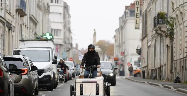 photo  fondée en 2016, l’entreprise k’liveo cessera ses livraisons de colis samedi 5 avril.  &copy;  archives co - josselin clair 