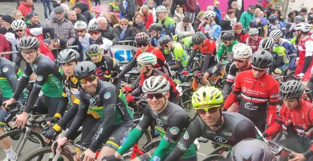 photo  le départ du peloton lors de l’édition 2024.  &copy;  archives le maine libre 