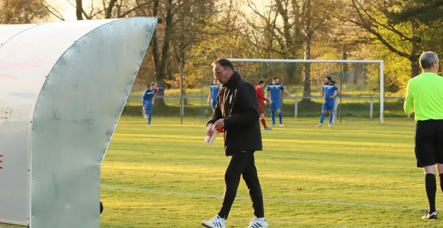 photo  jérôme tessier (entraîneur de domfront).  &copy;  ouest-france 