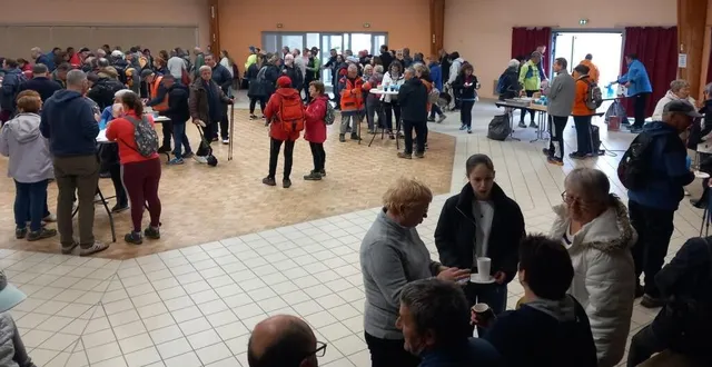 photo  la restauration avait lieu à la salle polyvalente.  &copy;  le maine libre 