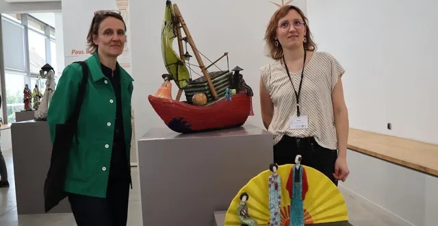 photo  nathalie planson (à gauche), ici, en compagnie d’audrey buton, médiatrice culturelle, est la nouvelle directrice du musée de la faïence et de la céramique de malicorne-sur-sarthe qui a lancé sa saison 2025 samedi 5 avril.  &copy;  ouest-france 