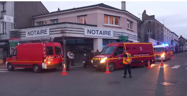 photo  l’accident a eu lieu dans le centre-ville de candé, devant le cabinet de notaire, vendredi 4 avril vers 20 heures.  &copy;  co 