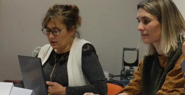 photo  marie-noëlle richard, maire d’angrie, et charlotte gaignon, 2nd adjointe, ont exprimé leur exaspération devant la hausse imprévue de certains coûts des services.  &copy;  co 