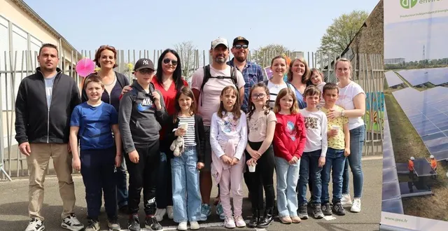 photo  l’association des parents d’élèves de l’école les tilleuls de vion avait organisé un pot d’accueil pour le retour des enfants de leur classe de mer dans la manche. un voyage financé grâce au concours d’un mécène.  &copy;  ouest-france 