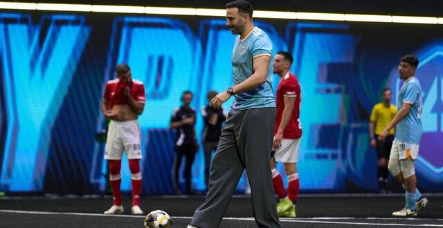 photo adil rami a inscrit son penalty du président lors de la première journée de la kings league, mais l’international français jules koundé. © kings league