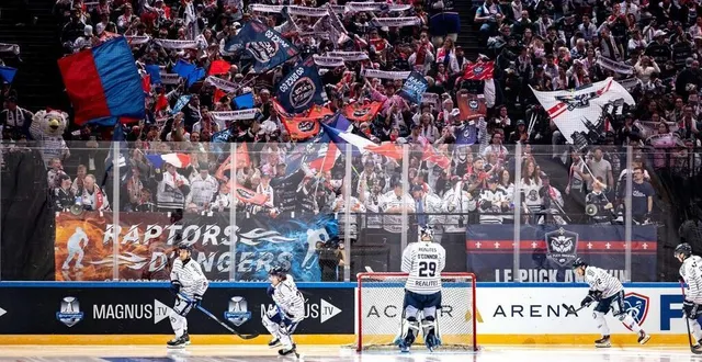 photo  la victoire en finale de la coupe de france à paris fut le moment le plus fort de la saison des ducs d’angers pour les supporters.  &copy;  co - régine lemarchand 