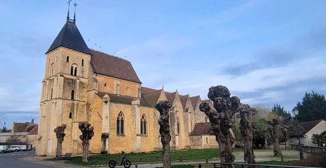 photo  l’église de ceton très reconnaissable, avec son donjon.  &copy;  ouest-france 