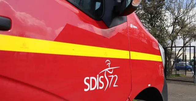 photo  14 pompiers sont intervenus, lundi 7 avril 2025, à fontenay-sur-vègre pour circonscrire un incendie dans de la paille.  &copy;  ouest-france 