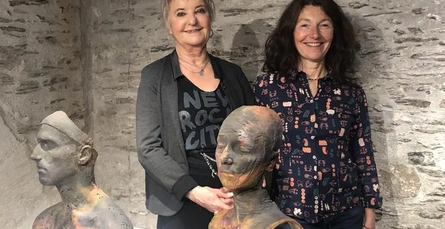 photo  francine boulestreau, adjointe à la culture, et fanny alloing créatrice de l’exposition « les corps sont l’expression de l’âme ».  &copy;  ouest-france 