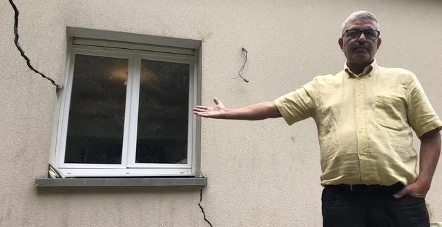 photo  mohamed benyahia accuse l’état de ne rien faire contre le risque de retrait gonflement des argiles, qui provoquent des fissures sur les maisons, dont la sienne ici à neuville-sur-sarthe.  &copy;  photo archives le maine libre 