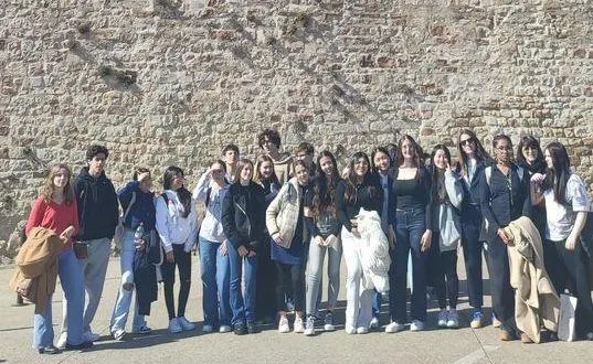 photo  les élèves espagnols ont visité le département de la sarthe pendant leur séjour à saint-cosme-en-vairais.  &copy;  le maine libre 