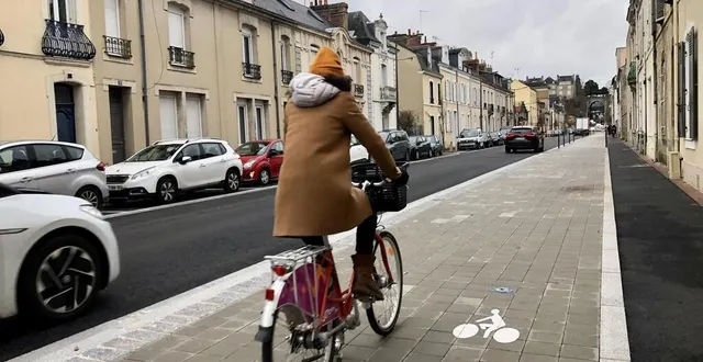 photo  au mans, la rue voltaire est équipée depuis décembre 2024 d’une longue piste cyclable bidirectionnelle. à l’échelle de la métropole, le réseau chronovélo comprendra 315 km de voies cyclables à long terme.  &copy;  archives le maine libre 