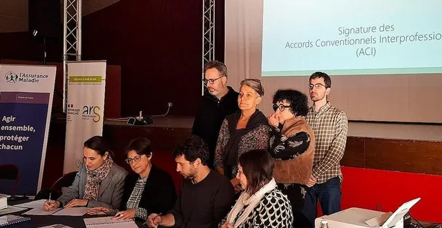 photo  assis : bénédicte samson, de la cpam ; annyvonne auffret, de l’ars ; le docteur vincent cayrol, coprésident de la cpts ; christelle couraud, coprésidente de la cpts. debout à gauche, le docteur julien bompas, cosecrétaire de la cpts ; annabelle monsimer, cosecrétaire de la cpts ; sylvie dieterlen, de l’hôpital de chalonnes, co-trésorière et nicolas poupet, coordinateur de la cpts.  &copy;  ouest-france 