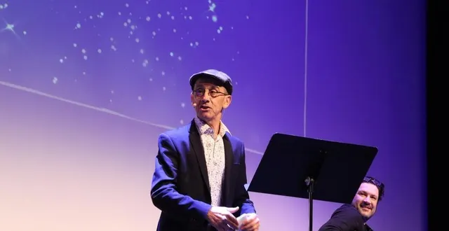 photo  l’humoriste paulo sera présent au posti’trucs à courtillers lors de la journée de clôture le dimanche 21 septembre 2025.  &copy;  ouest-france 