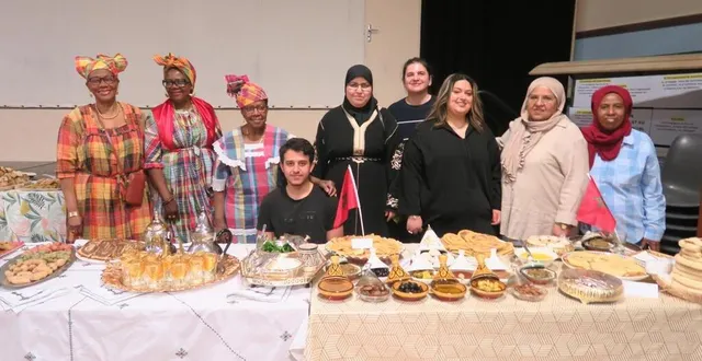 photo  les cuisiniers des recettes du monde ont présenté leurs mets et les histoires qui vont avec.  &copy;  ouest-france 