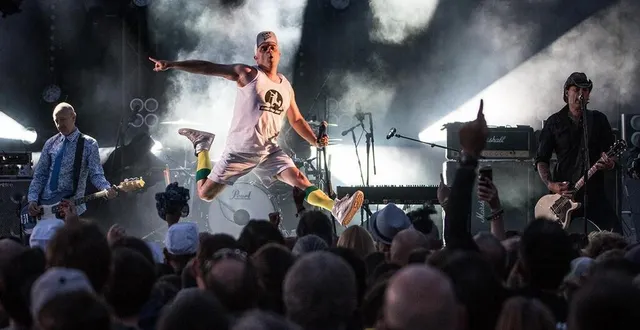 photo  le groupe de la fin des années 80 début 90, elmer food beat, sera en suisse normande le 31 mai 2025.  &copy;  jardin d’images-ronan lanoé 