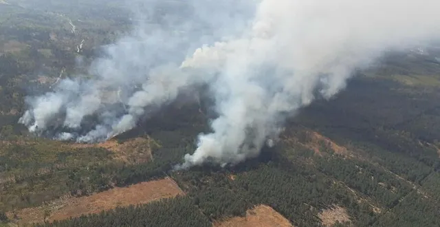 photo  des canadairs sont en cours de déploiement à la breille-les-pins, ce jeudi 10 avril.  &copy;  sdis 49 