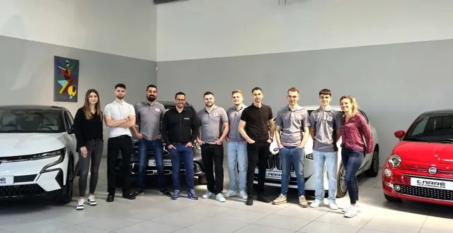 photo l'équipe carré automobiles