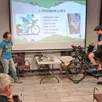 photo  flavien lecointe, brice pézeril et florian moreau, de l’association des écureuils du bocage, pendant les explications sur les bonnes positions à adopter sur un vélo. 