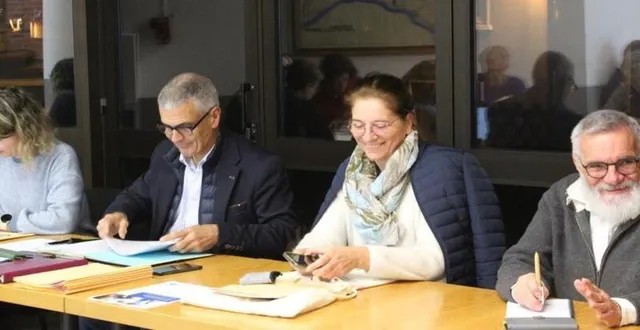 photo  une séance de conseil plutôt détendue.  &copy;  le maine libre 